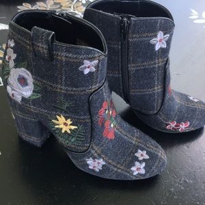 Indigo Rd. Plaid Flowered Ankle Boots